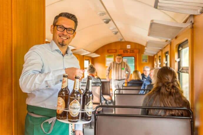 weisseritztalbahn innen 690x460 - getraenke, gastronomie, events Bierkultur in Sachsen erleben: Fünftägige Genuss-Tour nach Radeberg/Dresden, Leipzig und Freiberg